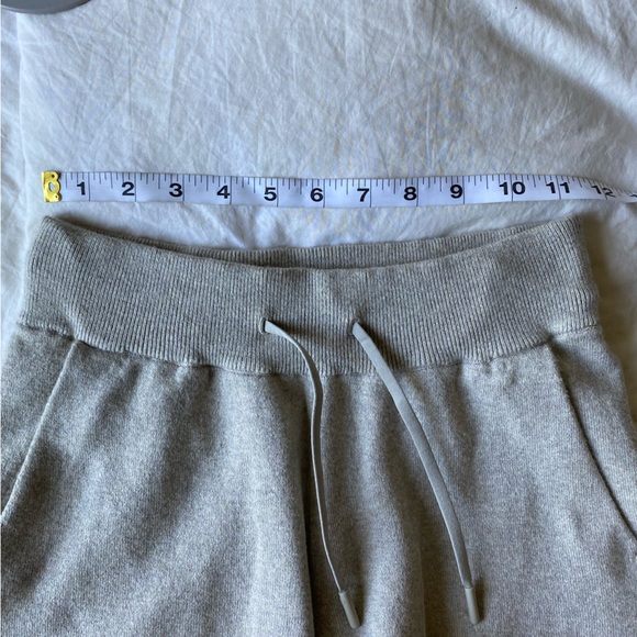 lululemon cotton cashmere short 4” - Picture 4 of 4